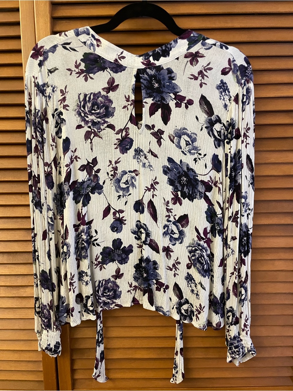 ASTR the label Floral Keyhole Long-Sleeve Top in Cream and Purple